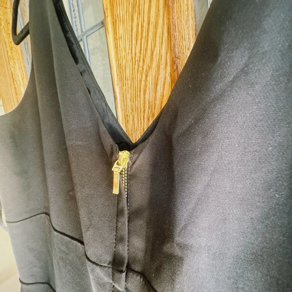 Mac Duggal Black Classic Full Ballgown Dress Sleeveless V neck. Pockets. sze 12 - Picture 7 of 7